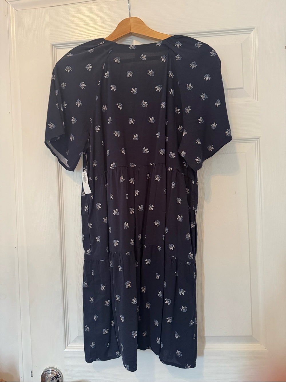 Old Navy Navy Floral V-Neck Tiered Midi Dress - Picture 5 of 5